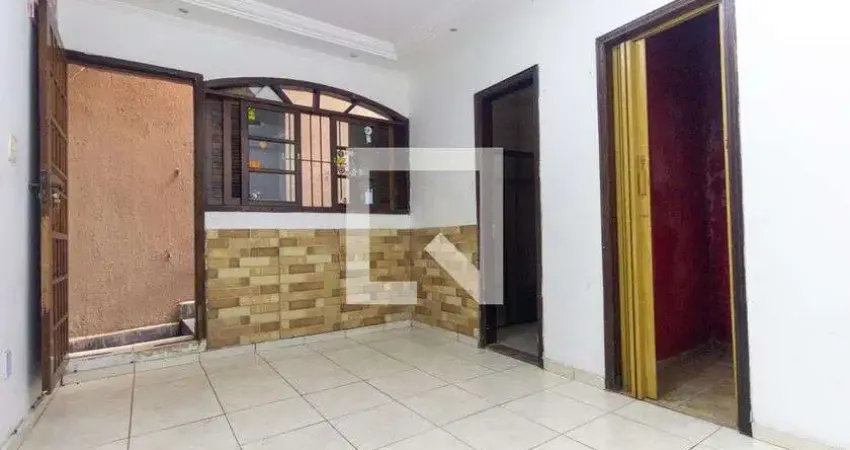 Casa com 2 quartos para alugar na Rua Cumbé, Vila Ré, São Paulo