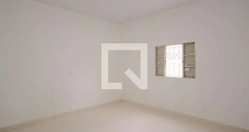 Casa com 2 quartos para alugar na Rua Salomé Queiroga, Vila Carrão, São Paulo