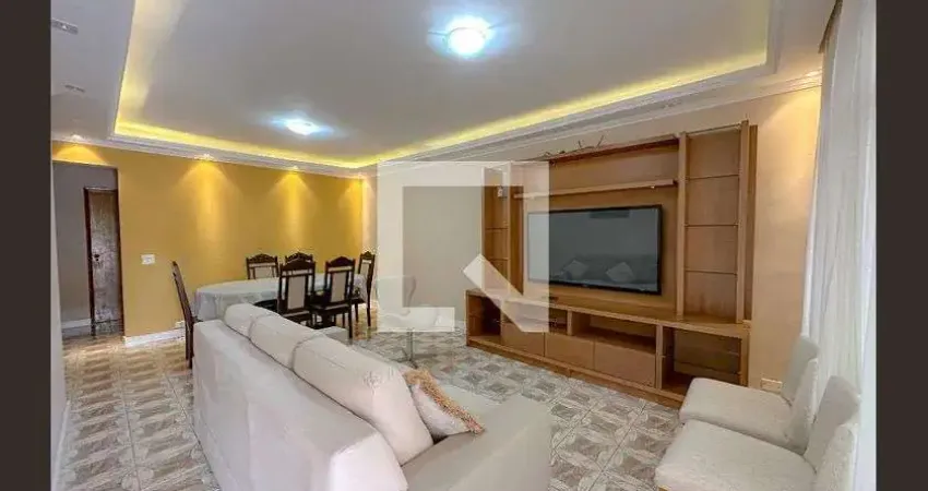 Casa com 3 quartos para alugar na Rua Mundo Novo, Vila Romana, São Paulo