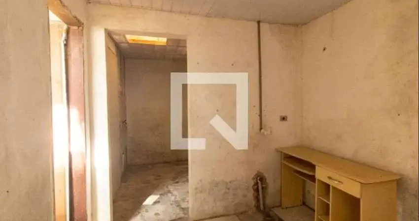 Casa com 1 quarto para alugar na Rua Milton Camargo Amorim, Tatuquara, Curitiba