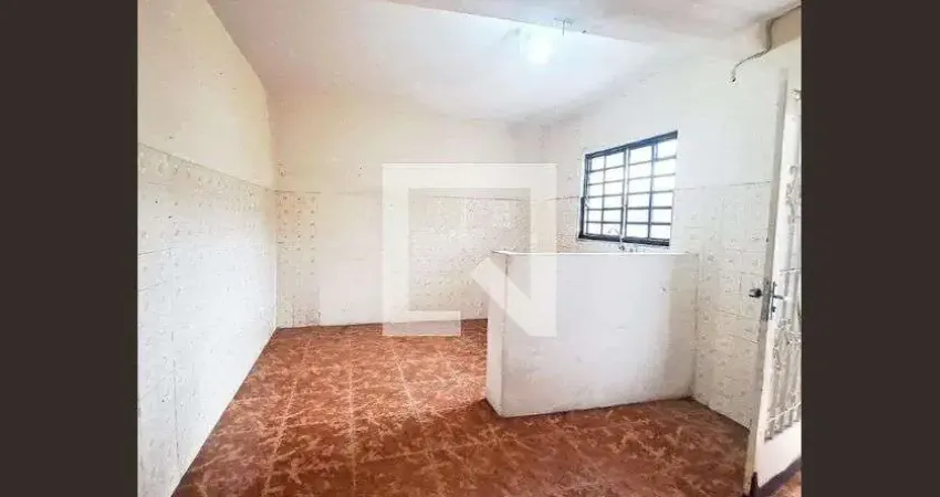 Casa com 2 quartos para alugar na Rua Gago Coutinho, Vila Yara, Osasco