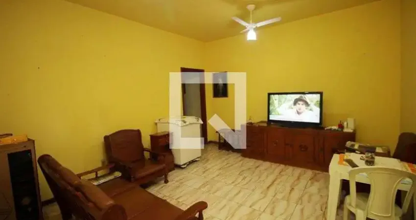 Casa com 2 quartos para alugar na Rua Coronel Garcia Pacheco, Irajá, Rio de Janeiro