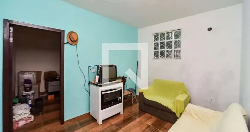 Casa com 3 quartos para alugar na Rua José Huberto Bronca, Sarandi, Porto Alegre