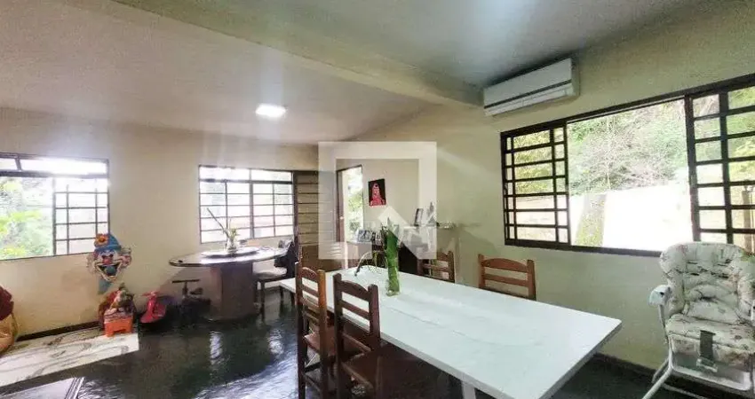 Casa com 5 quartos para alugar na Rua Treze de Maio, Sousas, Campinas