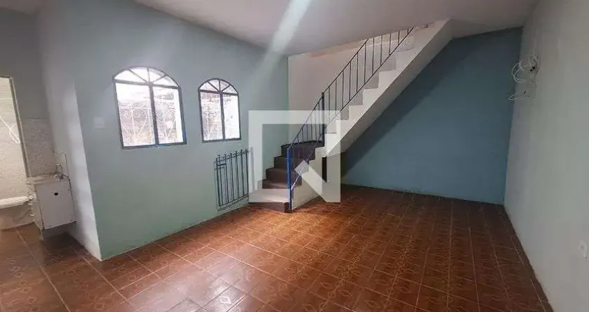 Casa com 2 quartos para alugar na Rua Padre Eustáquio, Vila Amorim, Suzano