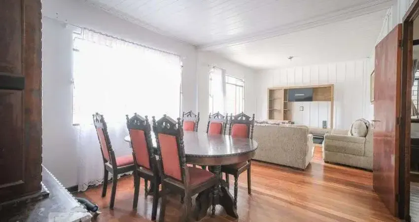 Casa com 2 quartos para alugar na Rua Osni Silveira, Xaxim, Curitiba