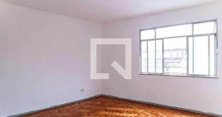 Casa com 2 quartos para alugar na Rua Clarimundo de Melo, Piedade, Rio de Janeiro