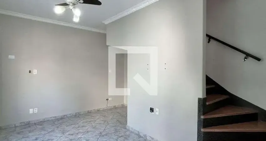 Casa com 2 quartos para alugar na Rua Dona Maria Máximo, Ponta da Praia, Santos