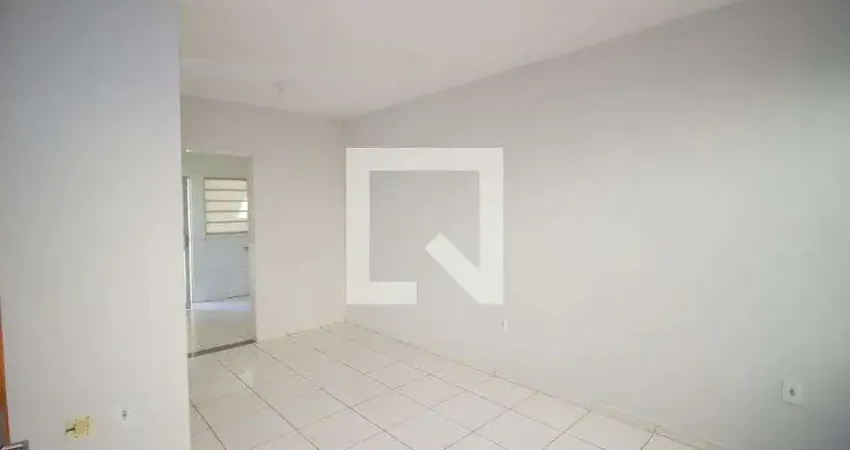 Casa com 2 quartos para alugar na Rua Paulo da Silva Rosa, Pedra Azul, Contagem