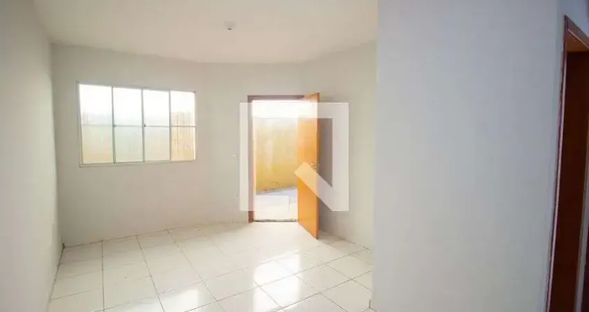 Casa com 2 quartos para alugar na Rua Paulo da Silva Rosa, Pedra Azul, Contagem