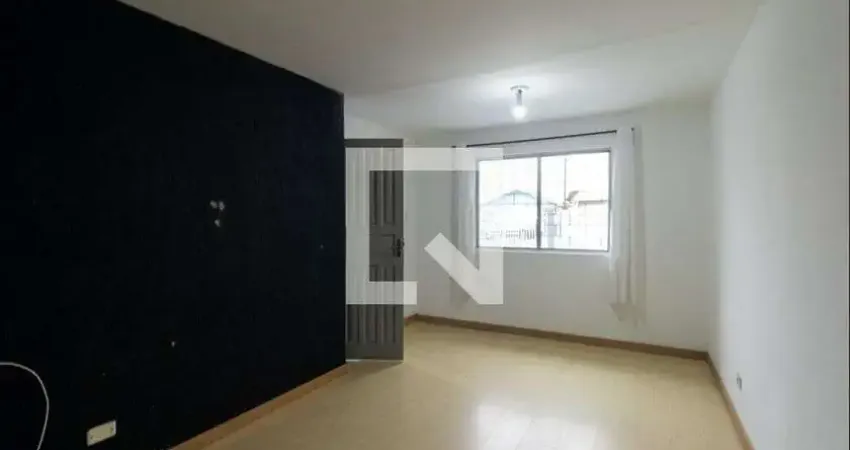 Casa com 2 quartos para alugar na Rua Lauro Tavares Rodrigues, Xaxim, Curitiba