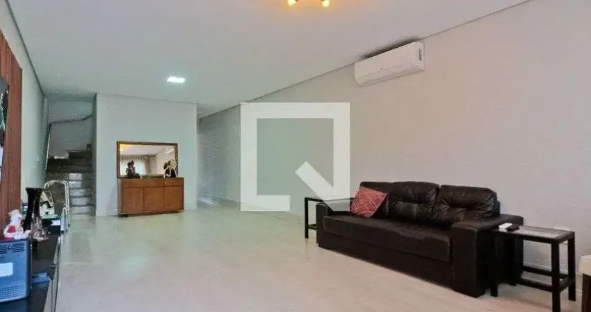 Casa com 4 quartos para alugar na Rua Oclézio Dias, Jaraguá, São Paulo