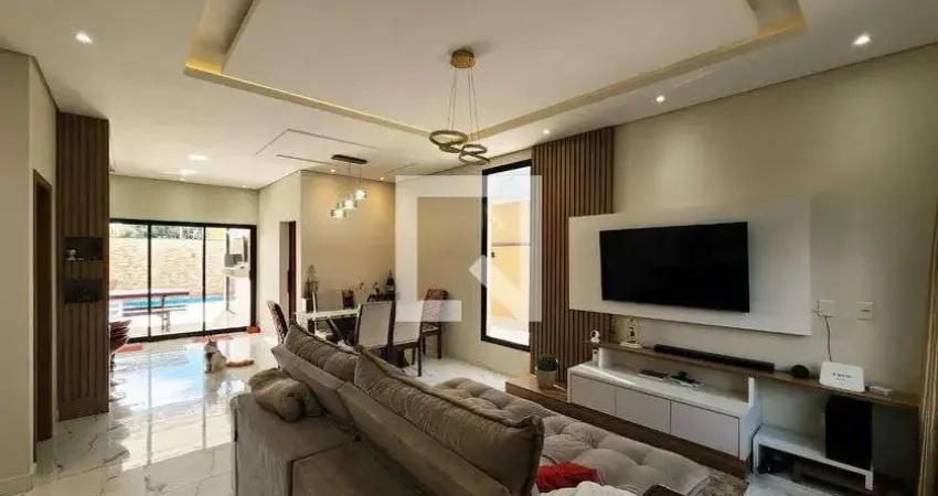 Casa com 3 quartos para alugar na Rua José Carlos Ferreira Pinheiro, Medeiros, Jundiaí