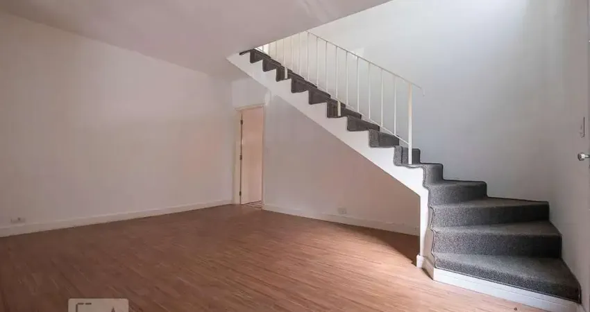 Casa com 2 quartos para alugar na Rua Francisco Bayardo, Sumaré, São Paulo