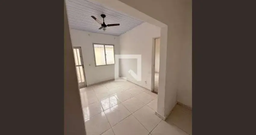 Casa com 1 quarto para alugar na Rua Ernesto Viêira, Da Mina, Nilópolis