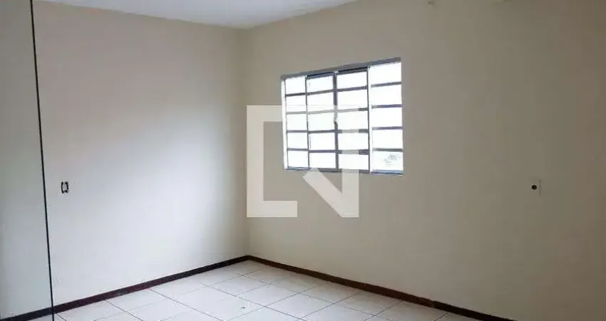 Casa com 1 quarto para alugar na Rua Atílio Lofredo, Padroeira, Osasco