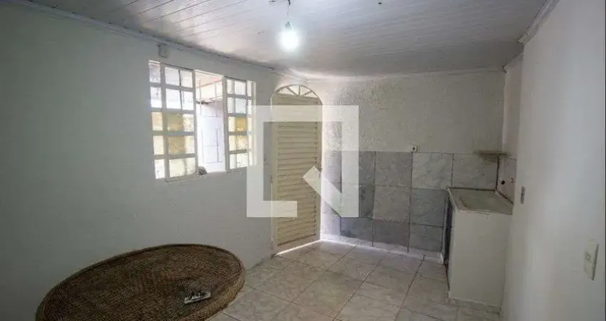Kitnet / stúdio para aluguel - taguatinga, 1 quarto,  15 m² - brasília