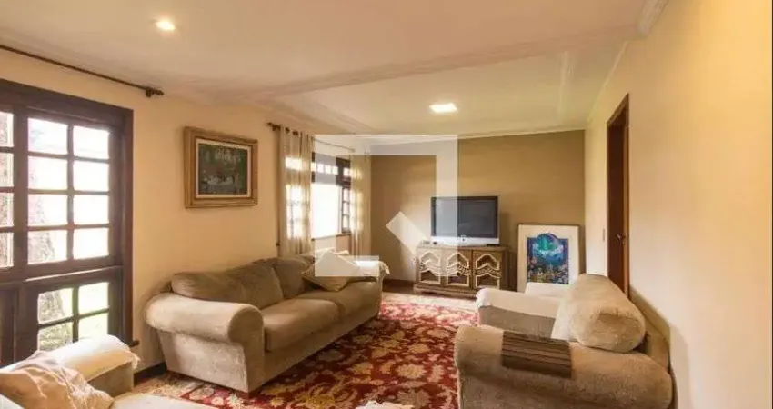 Casa com 3 quartos para alugar na Rua Antônio Cordeiro, Centro, Pinhais