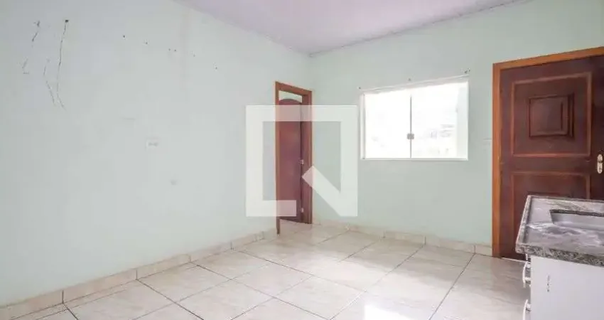 Casa com 2 quartos para alugar na Rua Atílio Lofredo, Padroeira, Osasco