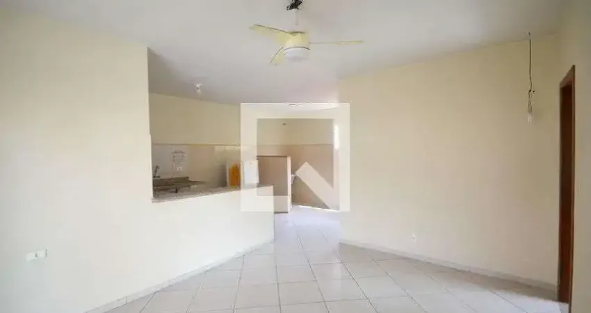 Casa com 2 quartos para alugar na Rua Terezinha Pinto, Lambert, Nova Iguaçu