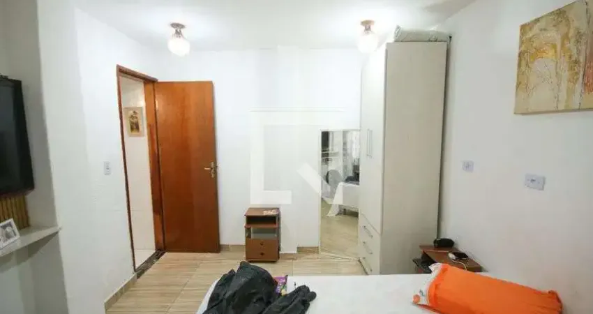 Casa com 2 quartos para alugar na Rua Caribas, Tupi, Praia Grande