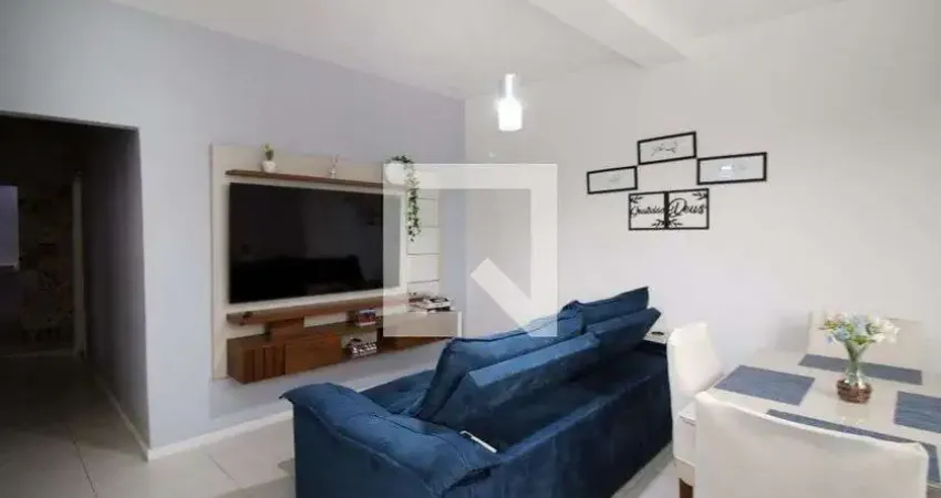 Casa com 3 quartos para alugar na Rua Marari, Penha, Rio de Janeiro