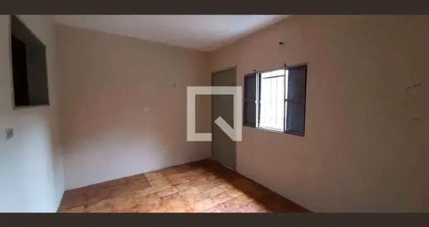 Casa com 2 quartos para alugar na Rua Atílio Lofredo, Padroeira, Osasco