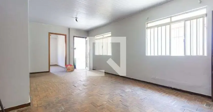 Casa com 3 quartos para alugar na Rua Benedito Otoni, Vila Ré, São Paulo