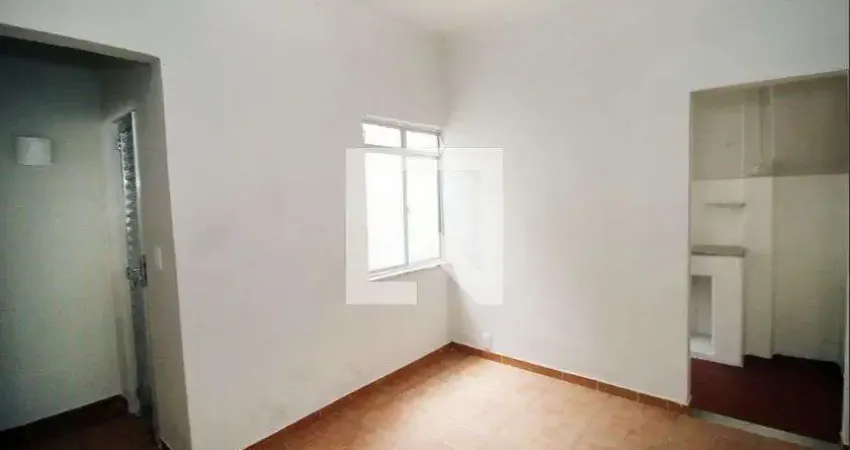 Casa com 1 quarto para alugar na Rua Tenente Matheus Levino dos Santos, Irajá, Rio de Janeiro