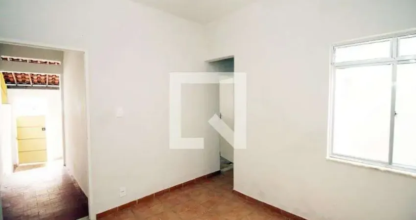 Casa com 1 quarto para alugar na Rua Tenente Matheus Levino dos Santos, Irajá, Rio de Janeiro