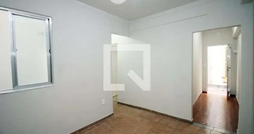 Casa com 1 quarto para alugar na Rua Tenente Matheus Levino dos Santos, Irajá, Rio de Janeiro