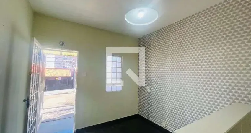 Casa com 2 quartos para alugar na Rua Baronesa Geraldo de Resende, Taquaral, Campinas
