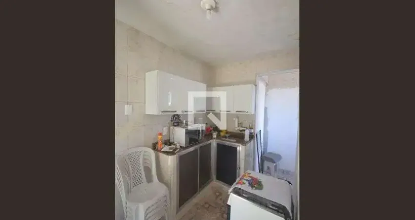 Casa com 1 quarto para alugar na Travessa Amélia Chaves, Maria da Luz, Nova Iguaçu