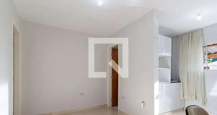 Casa com 1 quarto para alugar na Rua Nicolau Vorobi, Fazendinha, Curitiba