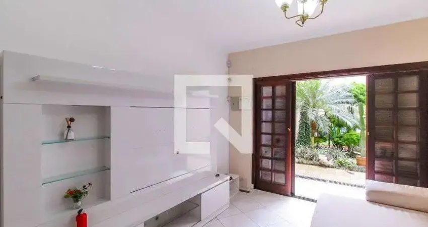 Casa com 4 quartos para alugar na Rua Florentino Rodrigues, Vila Alpina, São Paulo