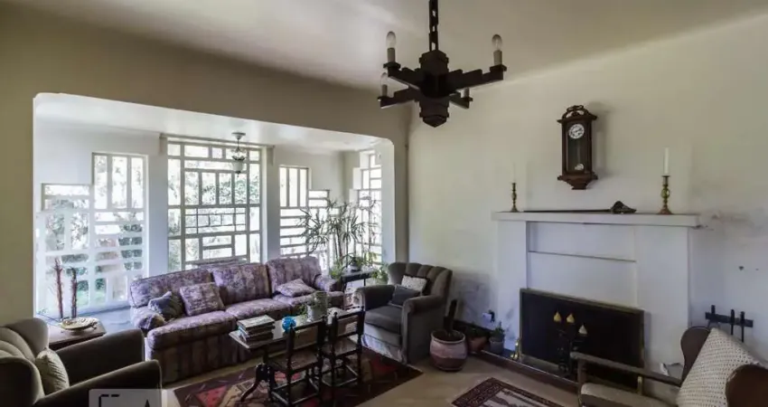 Casa com 3 quartos para alugar na Avenida Mercedes, Alto da Lapa, São Paulo