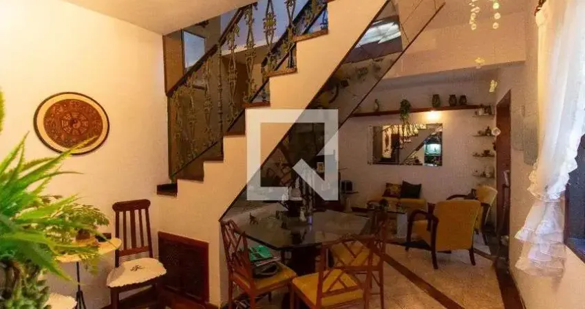 Casa com 4 quartos para alugar na Rua Nossa Senhora Auxiliadora, Santa Rosa, Niterói