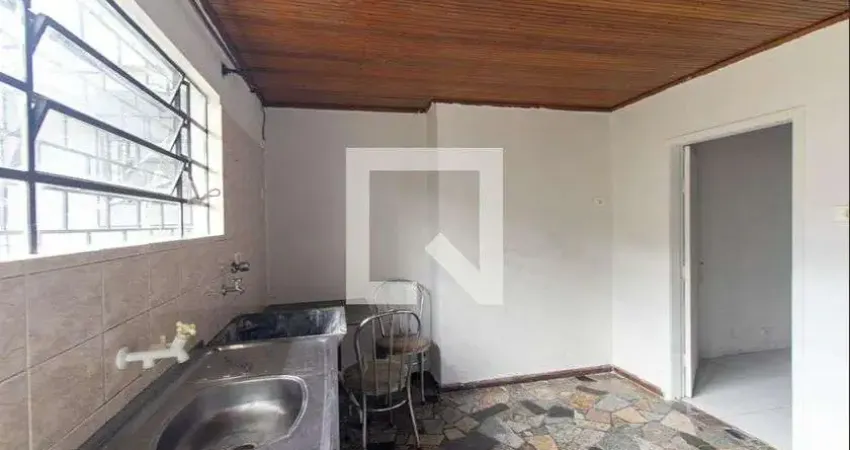 Casa com 1 quarto para alugar na Rua Carlos de Laet, Boqueirão, Curitiba