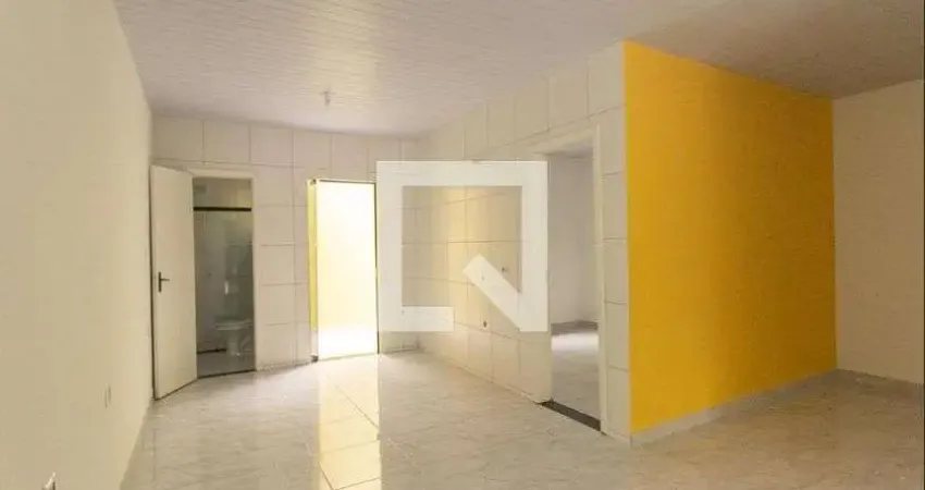 Casa com 2 quartos para alugar na Rua da Independência, São Braz, Curitiba