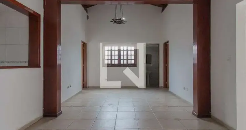 Casa com 2 quartos para alugar na Rua dos Bandeirantes, Vila Bocaina, Mauá