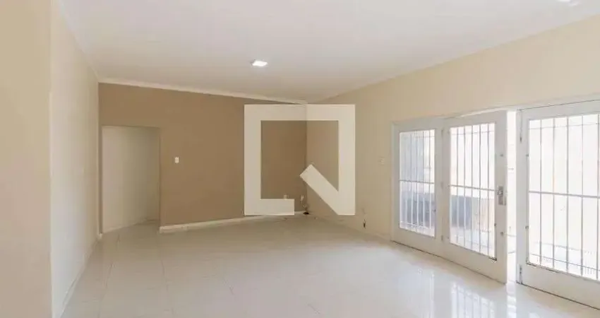 Casa com 2 quartos para alugar na Rua Doutor Dilermando Cruz, Tijuca, Rio de Janeiro