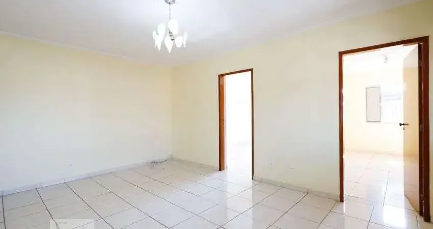 Casa com 2 quartos para alugar na Rua Santana de Cataguases, Jardim Peri, São Paulo