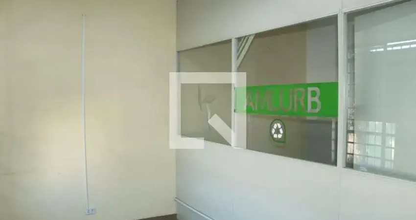 Casa com 3 quartos para alugar na Rua Solano Trindade, Centro, Embu das Artes