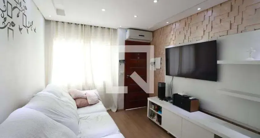 Casa com 3 quartos para alugar na Rua Cristiano Osório, Vila Ré, São Paulo