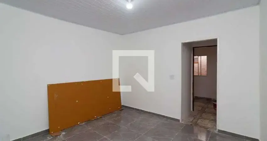 Casa com 2 quartos para alugar na Praça Leonardo de Barros Carvalho, Vila Nhocune, São Paulo