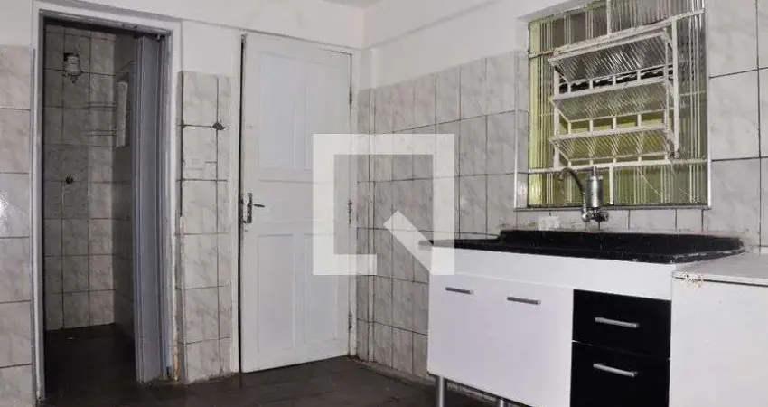 Casa com 2 quartos para alugar na Rua Benedito Gama Ricardo, Jaraguá, São Paulo