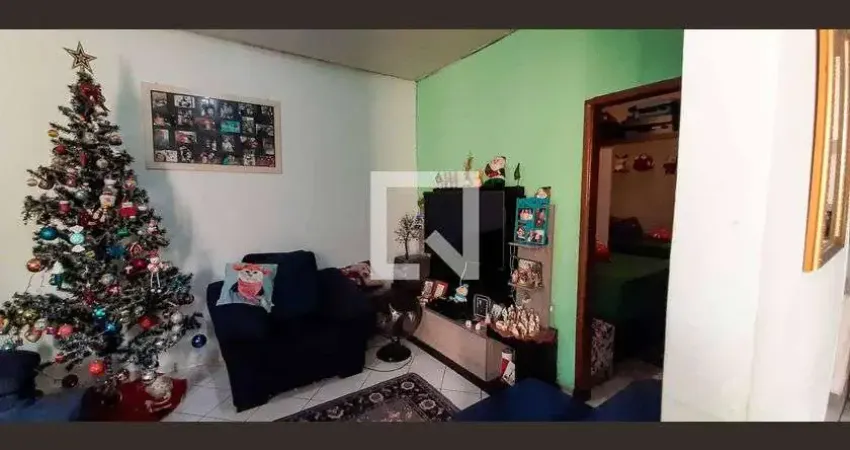 Casa com 2 quartos para alugar na Rua Carlos Ulbricht, Jardim Elvira, Osasco