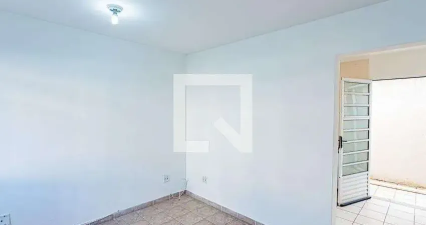 Casa com 2 quartos para alugar na Rua Macedônia, Vila Nina, São Paulo