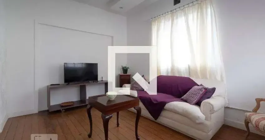 Casa com 2 quartos para alugar na Rua Padre João Gonçalves, Pinheiros, São Paulo