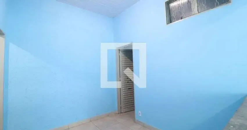 Casa com 2 quartos para alugar na Rua Londres, Tibery, Uberlândia